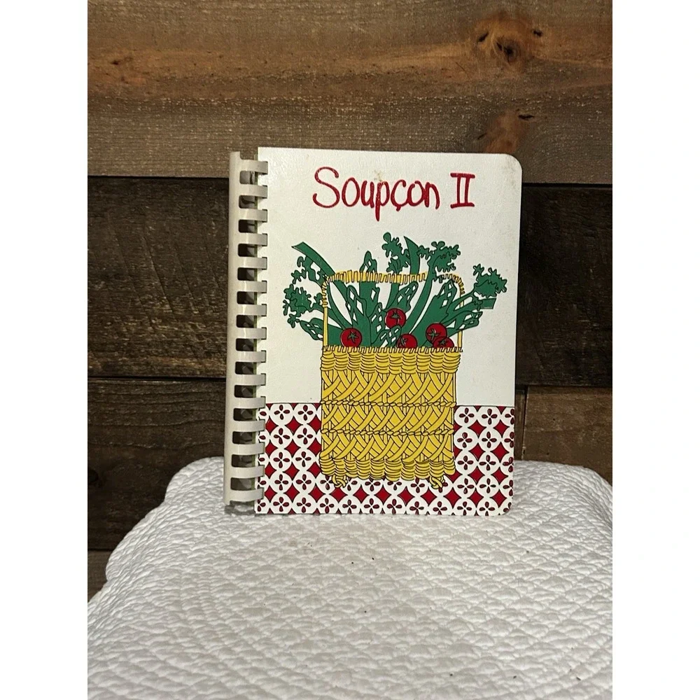 Vtg 1981‎ Junior League of Chicago Seasonal Cookbook Soupcon II